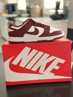 Nike Men's DUNK LOW RETRO Athletic Shoes in Maroon and White